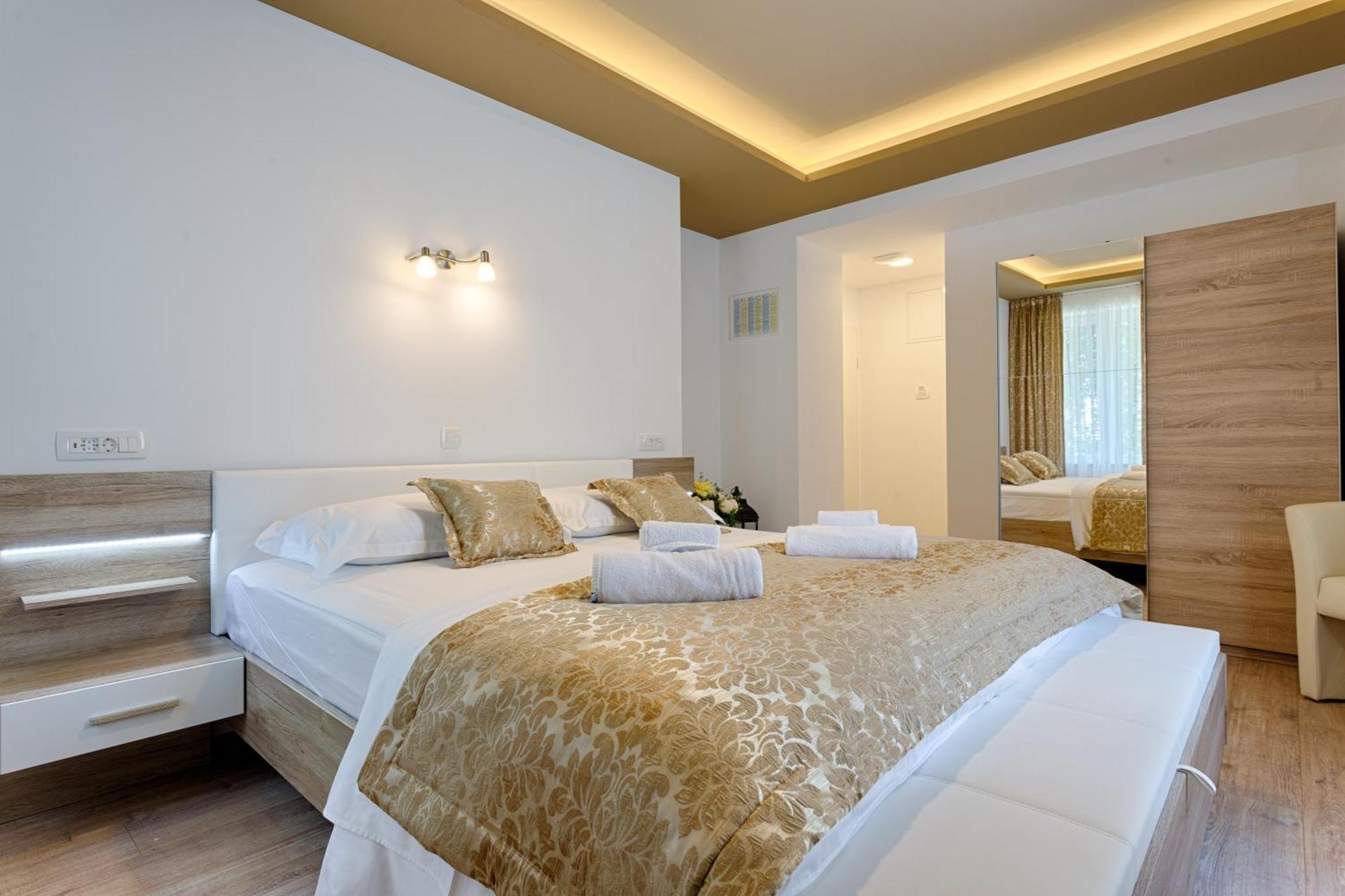 Luxury Rooms Floramye (Adults Only) Split Extérieur photo